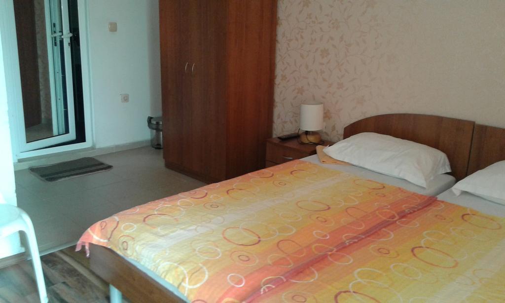 Zora Guest House Приморско Стая снимка